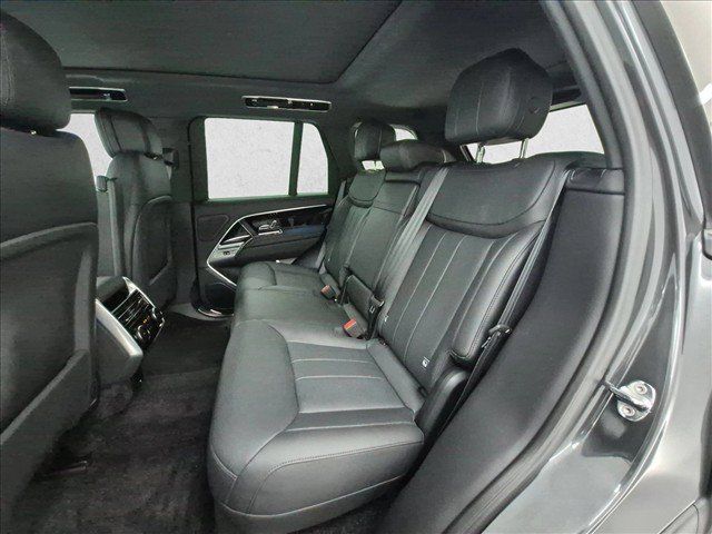 Certified 2025 Land Rover Range Rover SE AWD/4WD image 22