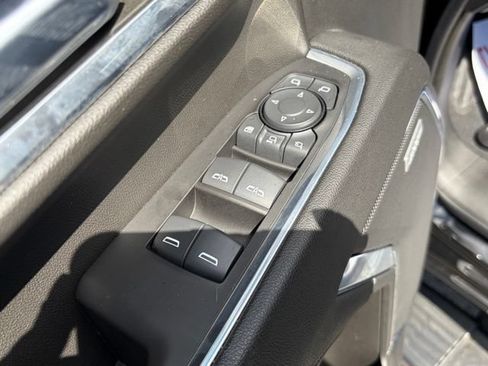Used 2024 Chevrolet Silverado 2500 LTZ w/ LTZ Convenience Package AWD/4WD image 13