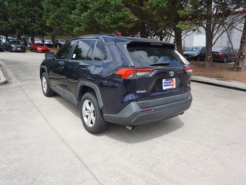 Used 2021 Toyota RAV4 XLE FWD image 18