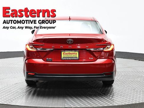 Used 2025 Toyota Camry SE FWD image 6
