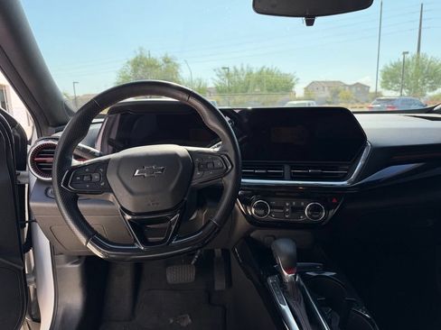 Used 2024 Chevrolet Trax RS FWD image 16