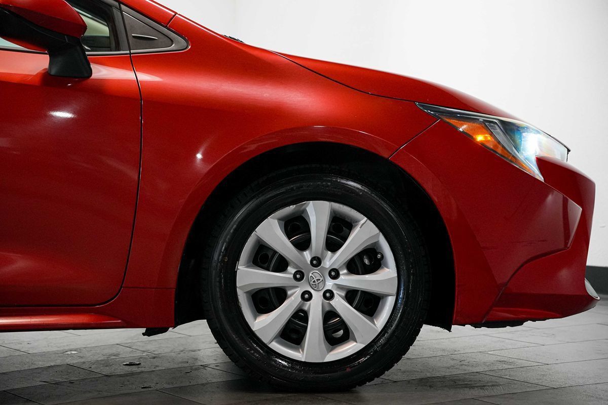 Used 2021 Toyota Corolla LE FWD image 9