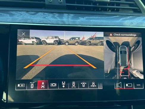 Used 2019 Audi e-tron Prestige w/ Prestige Package image 34
