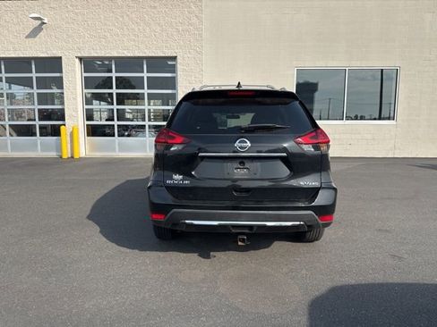 Used 2018 Nissan Rogue SV image 5