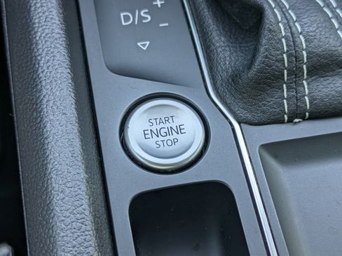 Certified 2023 Volkswagen Atlas SE FWD image 28