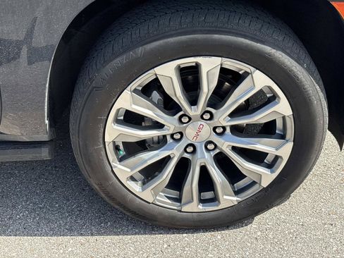 Used 2023 GMC Yukon Denali AWD/4WD image 10