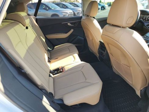 Used 2025 Audi Q8 Premium Plus w/ Premium Plus Package image 19