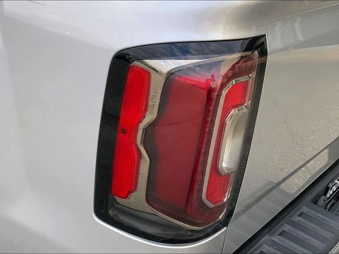 Used 2018 GMC Sierra 1500 SLT w/ SLT Premium Package image 25