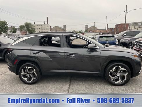 Certified 2023 Hyundai Tucson Limited AWD/4WD image 3