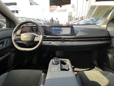 Used 2024 Nissan Ariya FWD image 20
