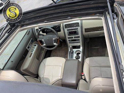Used 2010 Lincoln MKX AWD image 28
