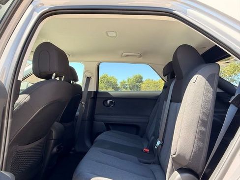 Used 2025 Hyundai Ioniq 5 SE RWD image 17
