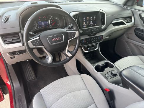 Used 2022 GMC Terrain SLE w/ Driver Convenience Package image 13