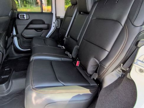 New 2025 Jeep Wrangler Unlimited Rubicon 392 image 28