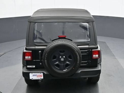 Used 2022 Jeep Wrangler Unlimited Sport AWD/4WD image 19