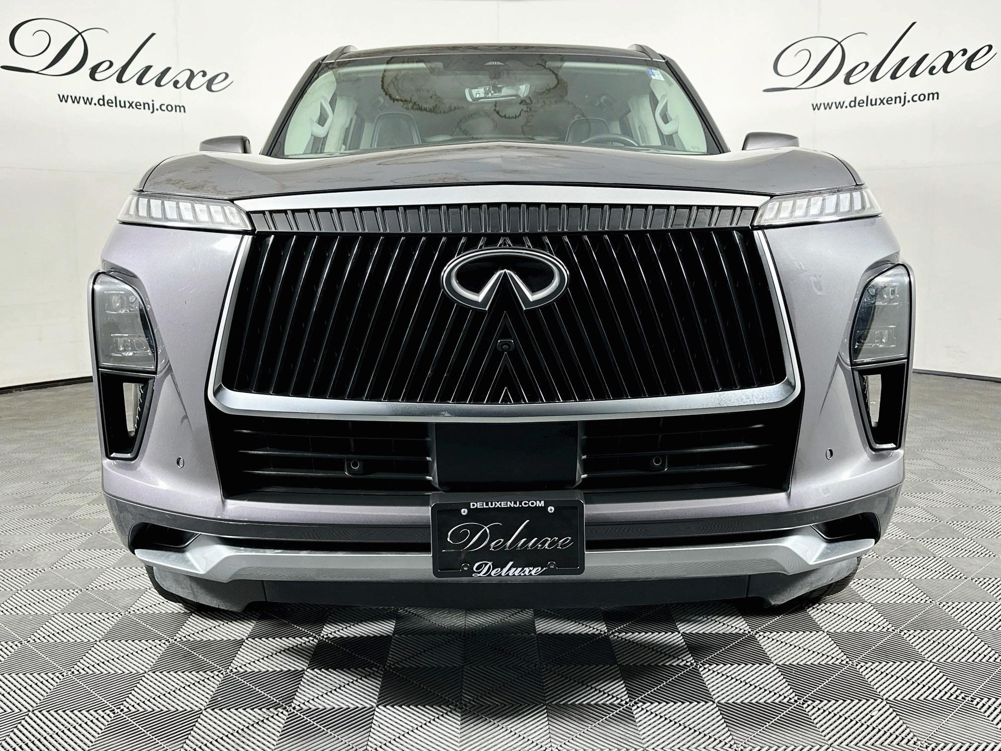 Used 2025 INFINITI QX80 Luxe AWD/4WD image 2