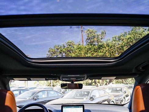 Used 2022 Lincoln Aviator Reserve w/ Equipment Group 201A AWD/4WD image 11
