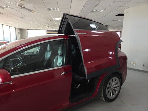 Used 2016 Tesla Model X 90D AWD/4WD image 19