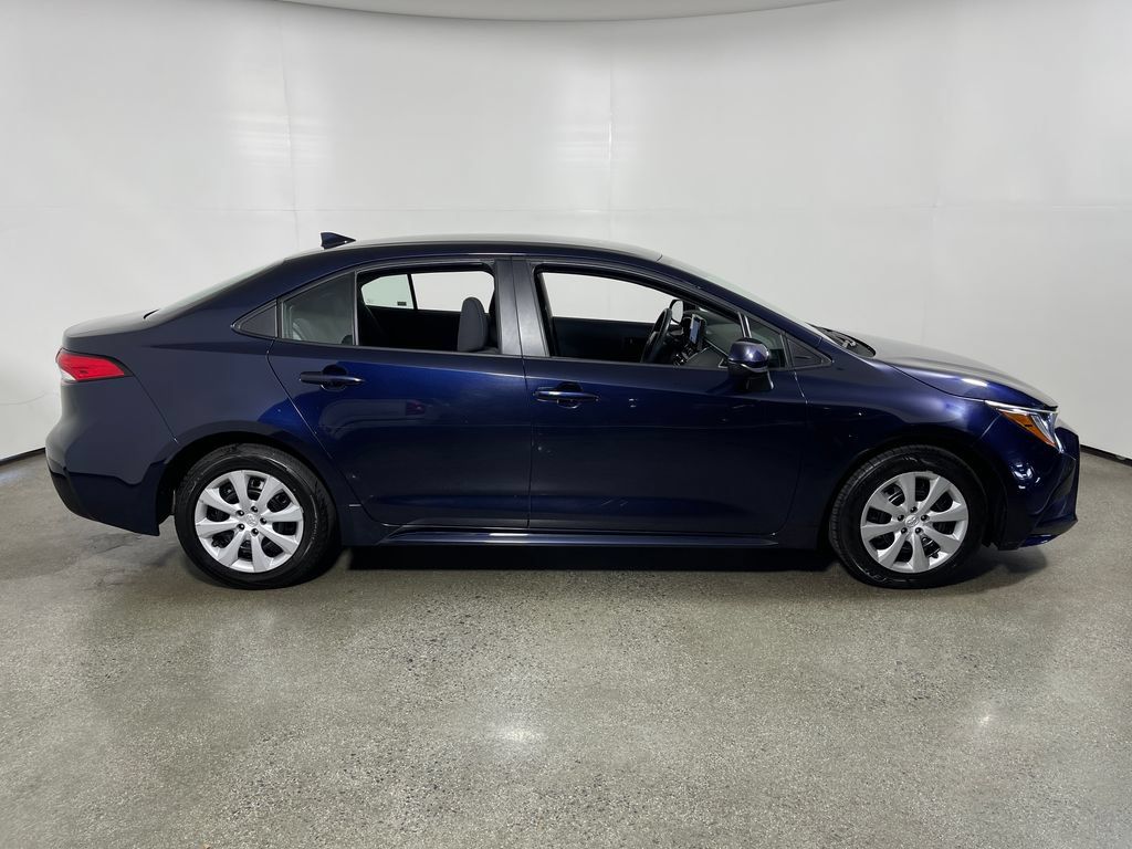 Used 2024 Toyota Corolla LE FWD image 2