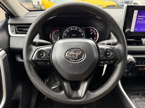 Used 2023 Toyota RAV4 LE AWD/4WD image 27