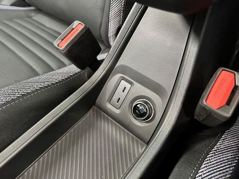 Certified 2025 MINI Cooper 2-Door Hardtop image 22