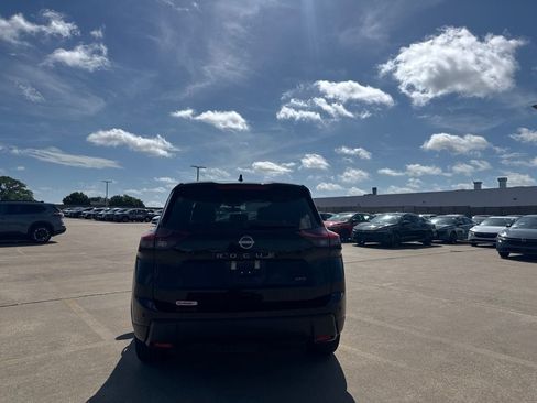 Certified 2024 Nissan Rogue S AWD/4WD image 18