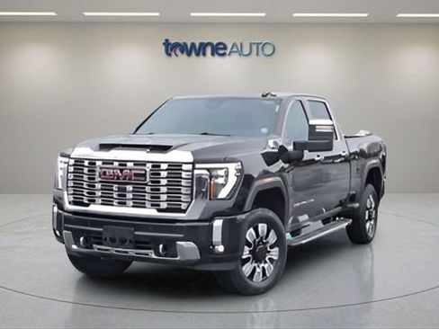 Used 2024 GMC Sierra 2500 Denali w/ Technology Package AWD/4WD image 1