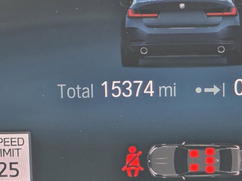 Used 2023 BMW 330i Sedan w/ Premium Package image 33