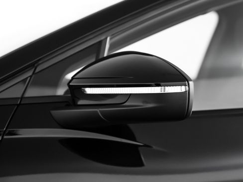 Used 2024 Audi Q4 e-tron Prestige w/ Black Optic Package image 24