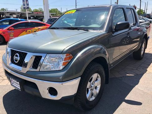 Used 2009 Nissan Frontier SE w/ SE Value Truck Pkg AWD/4WD image 6