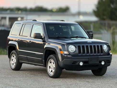 Used 2015 Jeep Patriot Sport w/ Power Value Group AWD/4WD image 1
