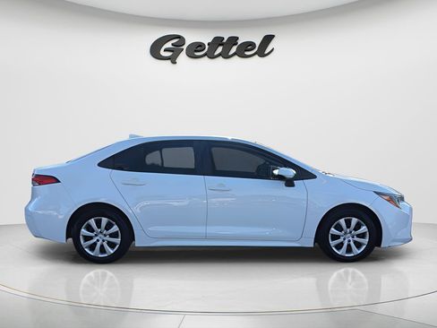 Used 2020 Toyota Corolla LE FWD image 4