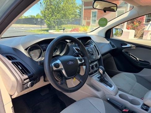 Used 2012 Ford Focus SE FWD image 13