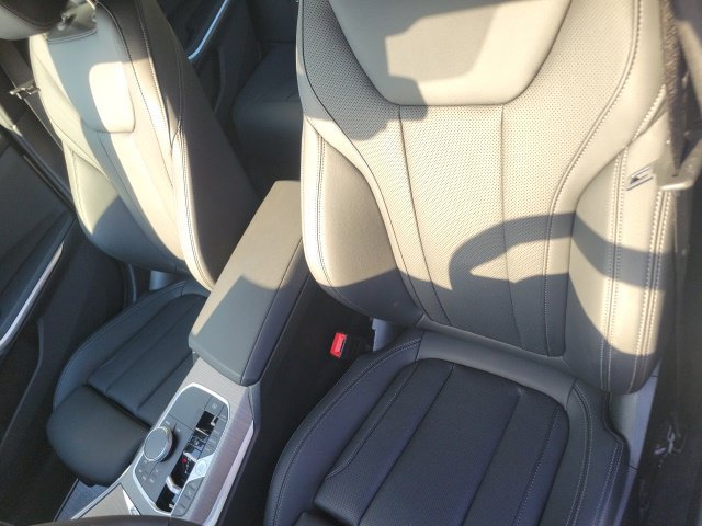 Used 2026 BMW 330i xDrive Sedan AWD/4WD image 27