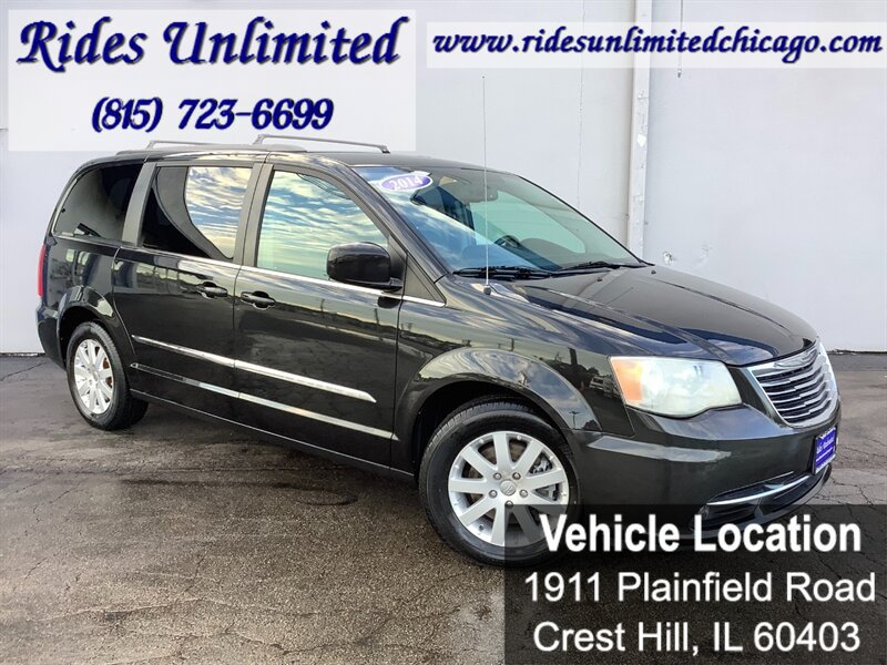 Used 2014 Chrysler Town & Country Touring FWD image 11