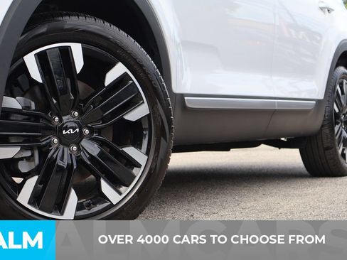 Used 2024 Kia Telluride SX w/ Towing Package FWD image 3