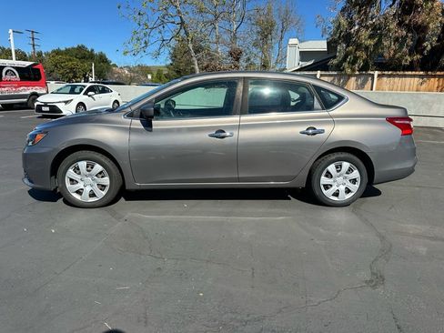 Used 2017 Nissan Sentra SV image 2