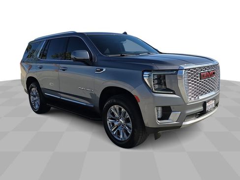 Used 2021 GMC Yukon Denali image 2