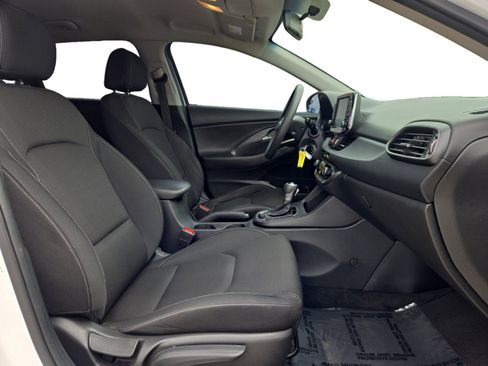 Used 2018 Hyundai Elantra GT FWD image 24