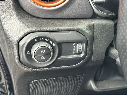 Used 2023 Jeep Gladiator Mojave w/ Cold Weather Group AWD/4WD image 15