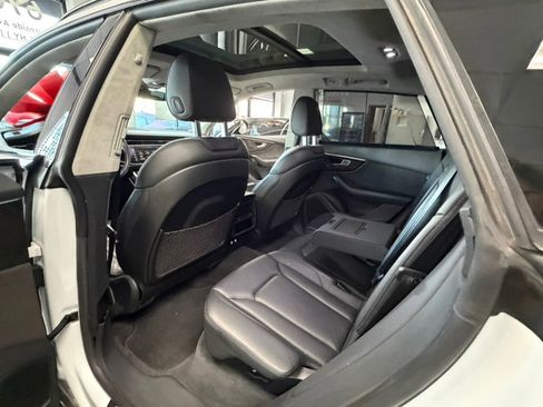 Used 2020 Audi Q8 Prestige w/ Prestige Package image 29