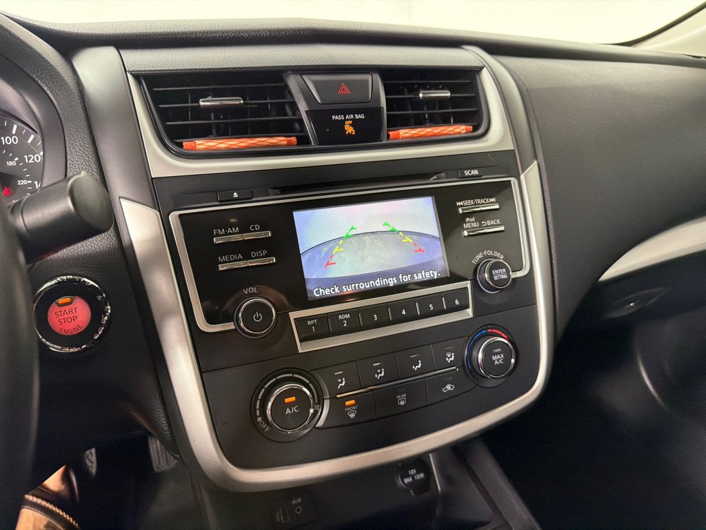Used 2017 Nissan Altima 2.5 SR w/ Midnight Edition Package FWD image 11