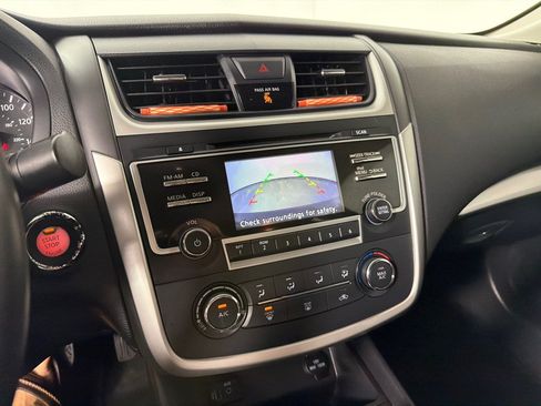 Used 2017 Nissan Altima 2.5 SR w/ Midnight Edition Package FWD image 11