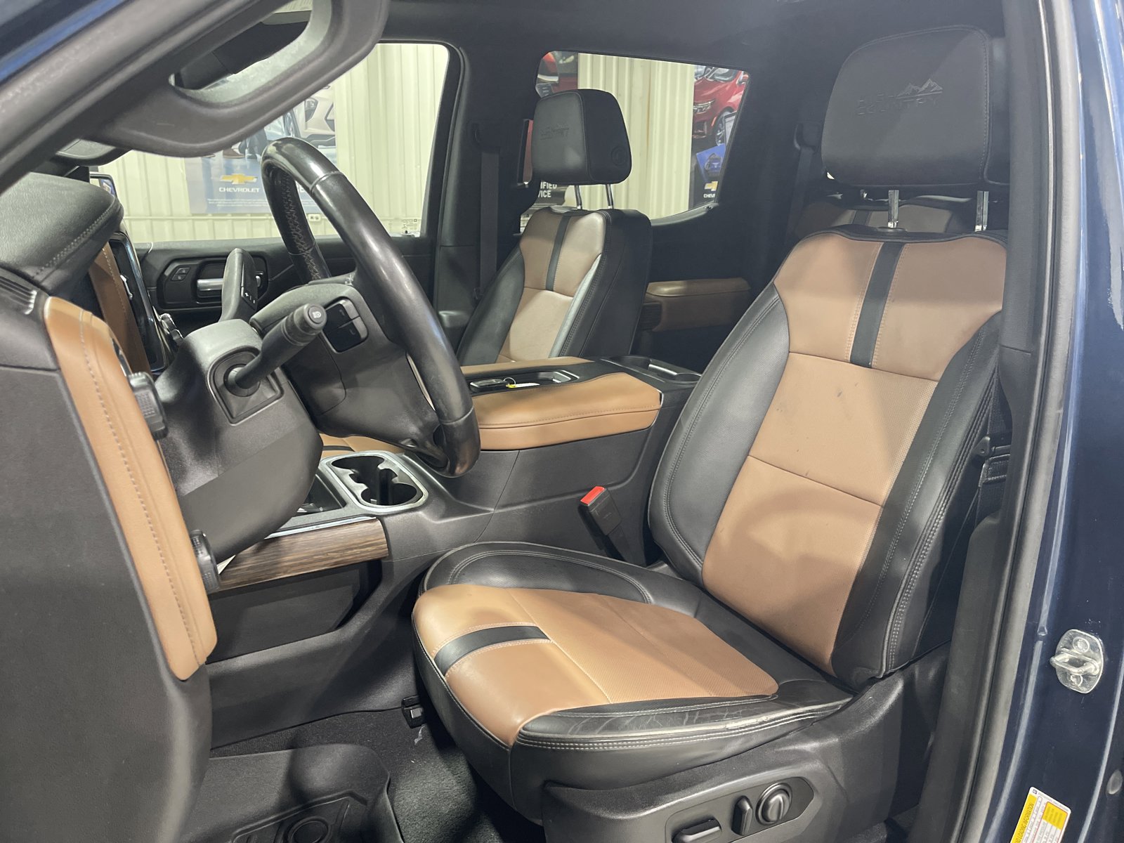 Used 2021 Chevrolet Silverado 1500 High Country w/ Technology Package AWD/4WD image 20