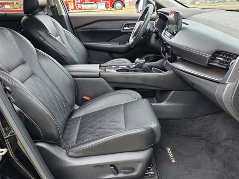 Used 2022 Nissan Rogue Platinum w/ Head-Up Display Package image 27