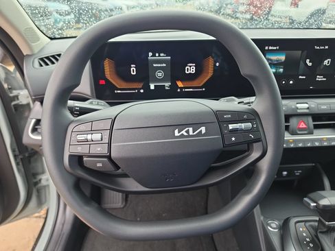 New 2026 Kia K4 FWD image 28