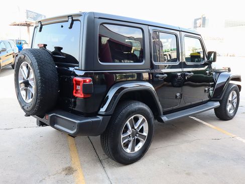 Used 2021 Jeep Wrangler Unlimited Sahara image 5