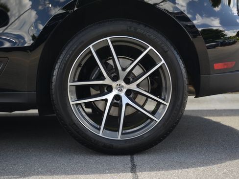 Certified 2026 Porsche Macan AWD/4WD image 39