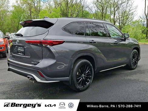 Used 2023 Toyota Highlander XSE AWD/4WD image 5