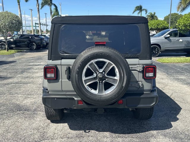 Used 2022 Jeep Wrangler Unlimited Sahara AWD/4WD image 4
